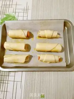 Make Squeaky-skinned ham rolls step 4