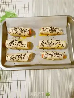 Make Squeaky-skinned ham rolls step 5