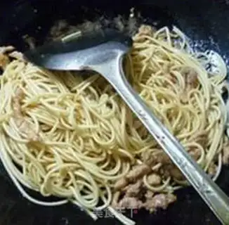 Make Onion leaves, thin meat noodles step 9