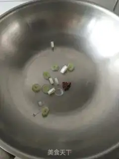 Make Noodles and pork stew step 3