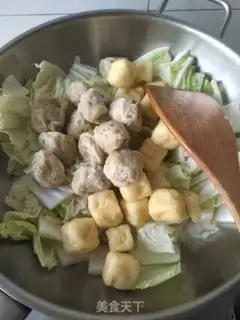 Make Noodles and pork stew step 5