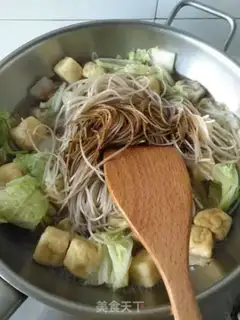 Make Noodles and pork stew step 8