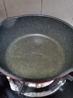 Make Sausage shrimp omelet step 6