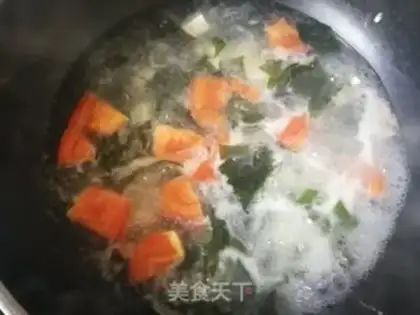 Make Golden pins and mushrooms, sprouts and eggs soup step 9