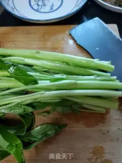 Make Shrimp sauce and cabbage step 0