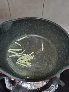 Make Shrimp sauce and cabbage step 2