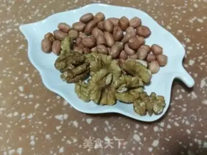 Make Peanut walnuts step 0