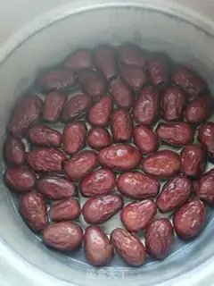 Make Mashed dates step 0