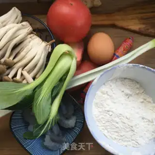 Make Spicy fungus shrimp soup step 0