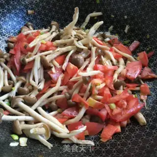 Make Spicy fungus shrimp soup step 5