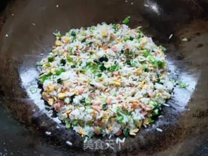Make Sacked ham and egg fried rice step 6