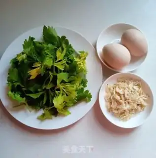 Make Celery, shrimp and eggs step 0