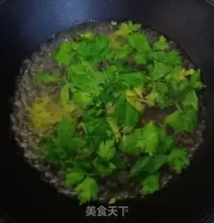 Make Celery, shrimp and eggs step 1