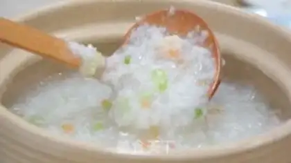 Make Shrimp vegetable greasy pan porridge step 6