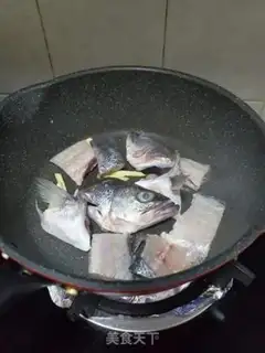 Make Fish soup step 1