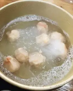 Make Shrimpball spinach egg soup step 3
