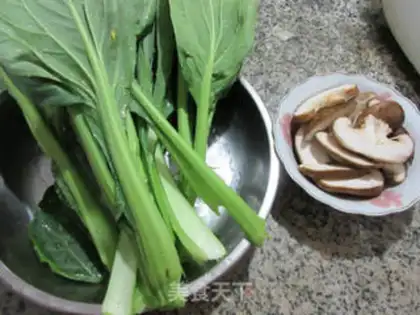 Make Frozen mushrooms and oil step 0