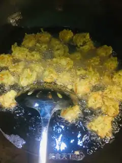 Make A winter radish soup step 1