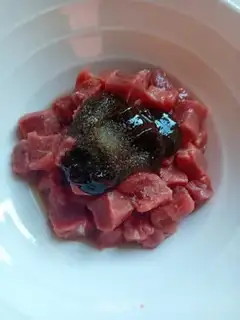 Make Fry beef pellets step 1