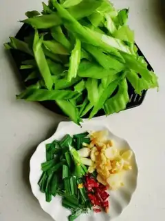 Make Sour mustard step 1