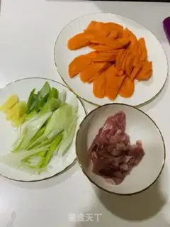 Make Carrot and skinny meat step 0
