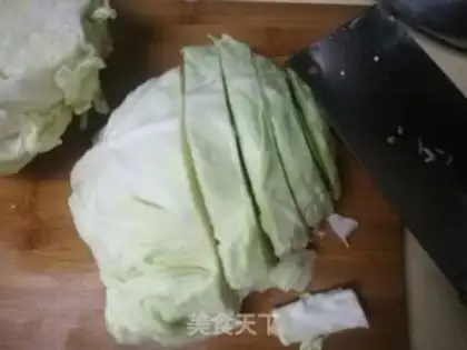 Make Salad sauce and cabbage step 1