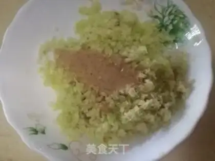 Make Salad sauce and cabbage step 4