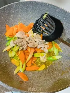 Make Carrot and skinny meat step 5