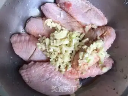Make Garlic fried chicken wings step 3