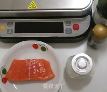 Make A taco with salmon step 0