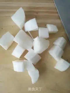 Make radish tofuball soup step 1