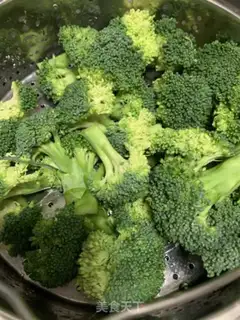 Make The meat loaf, the broccoli step 1