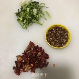 Make Little cabbage fishtail soup step 0