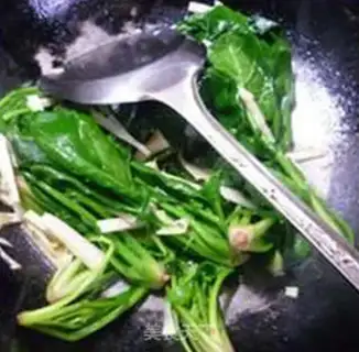 Make A spinach mix fan step 4