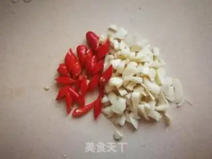Make Little pepper garlic seaweed step 1