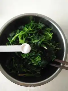 Make A spinach mix fan step 5