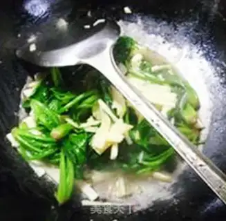 Make The winter spinach step 7