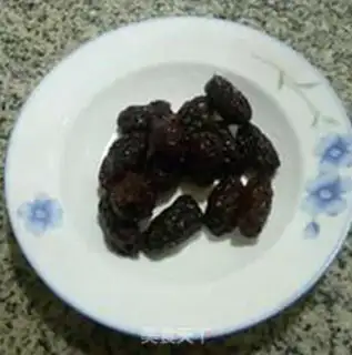 Make Black dates pastry soup step 1