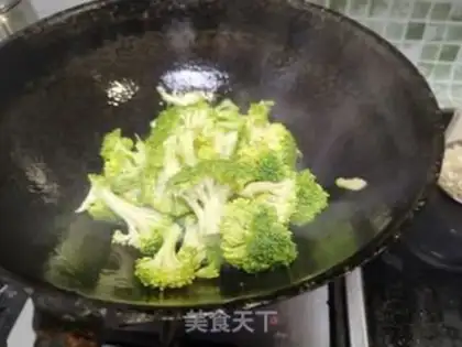 Make Garlic broccoli step 5