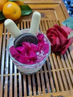 Make Flamingo yogurt cup step 5