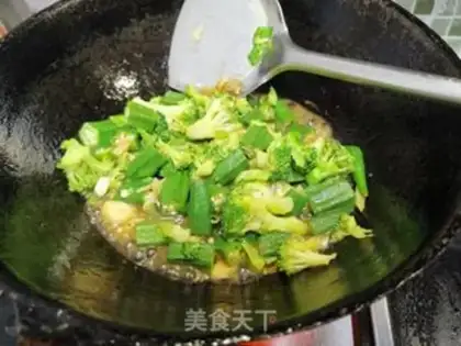 Make Garlic broccoli step 7