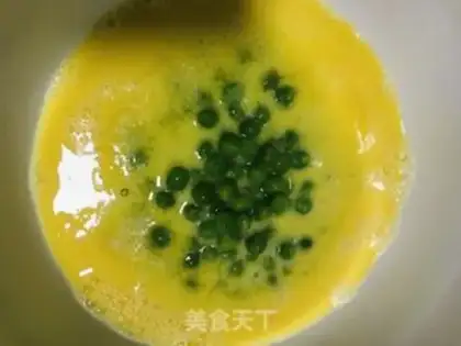 Make Peas fried eggs step 2