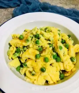 Make Peas fried eggs step 6