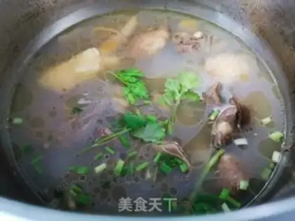 Make Fresh ginseng chicken soup step 5