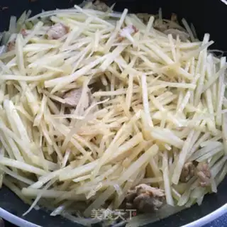 Make Spicy meat, fried potatoes step 6