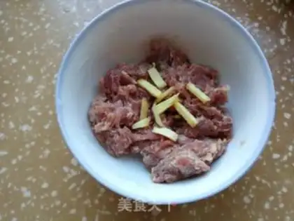 Make walnut stew step 1