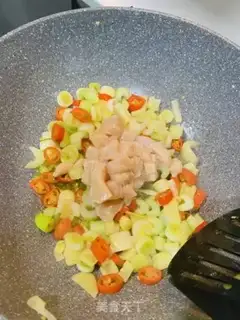 Make Celery leaves and eggs step 2