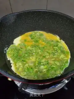 Make Celery leaves and eggs step 4