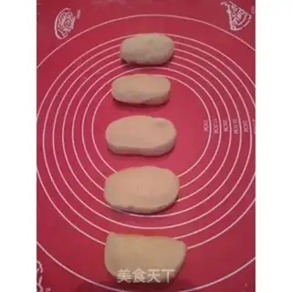 Make caterpillar bean bread step 4
