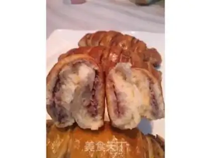 Make caterpillar bean bread step 9